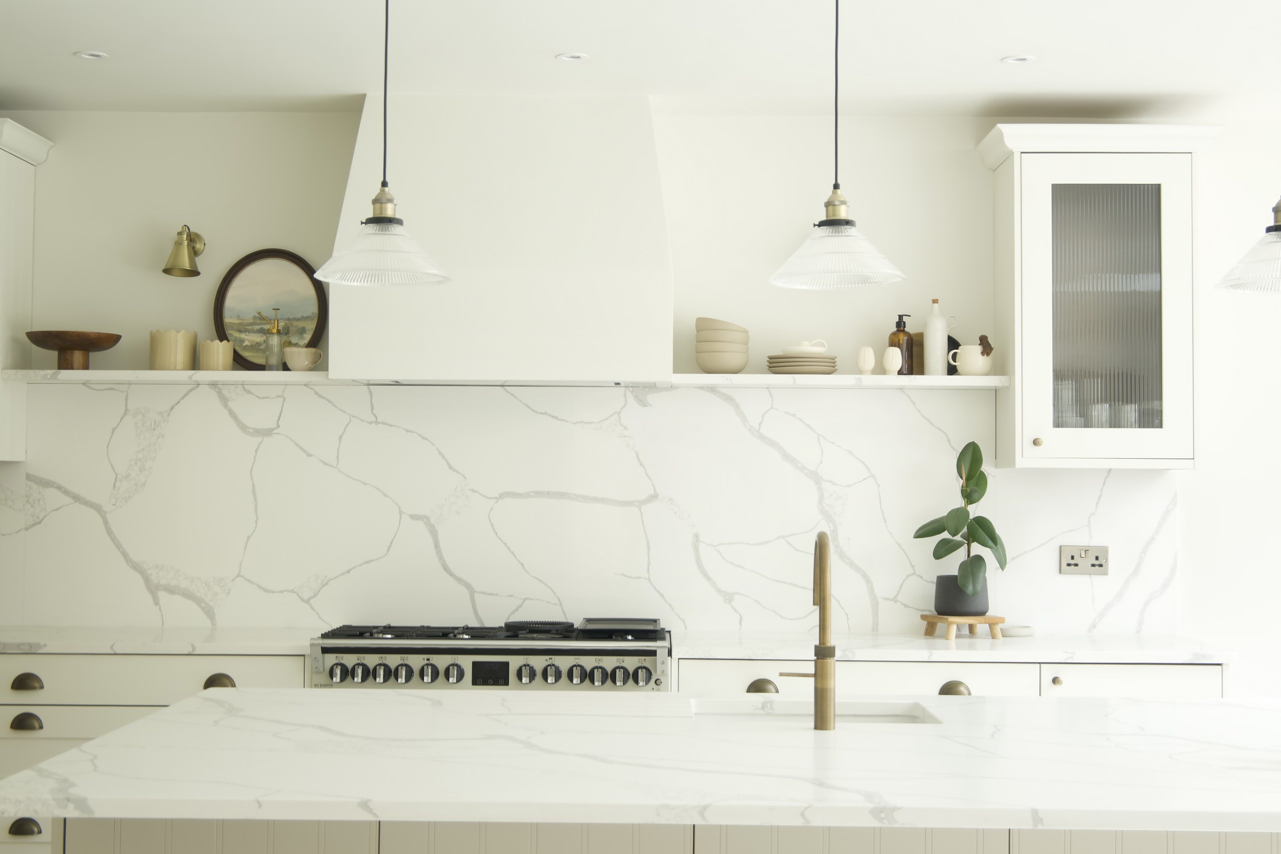 Calacatta Venato quartz