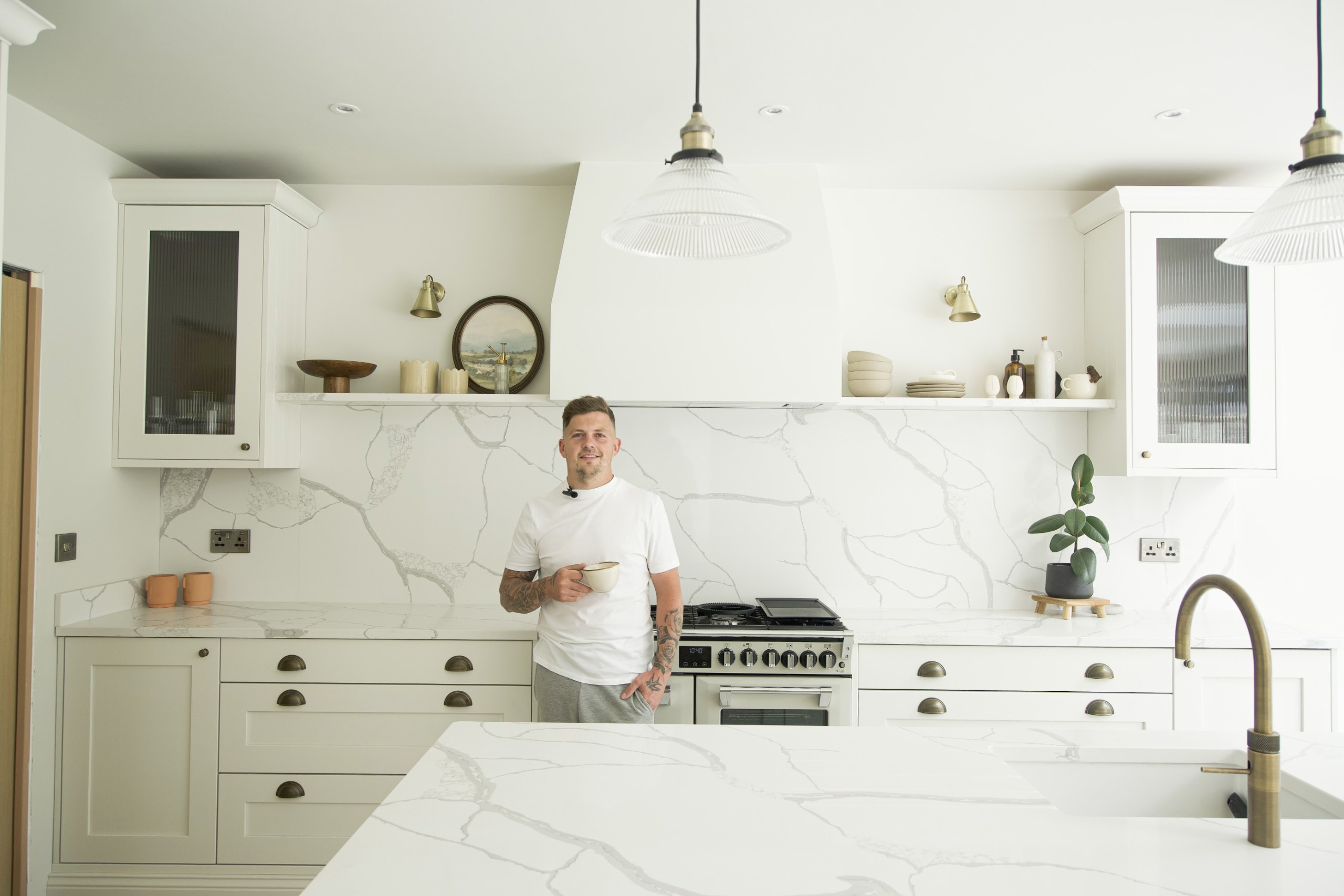 Liam calacatta venato quartz project
